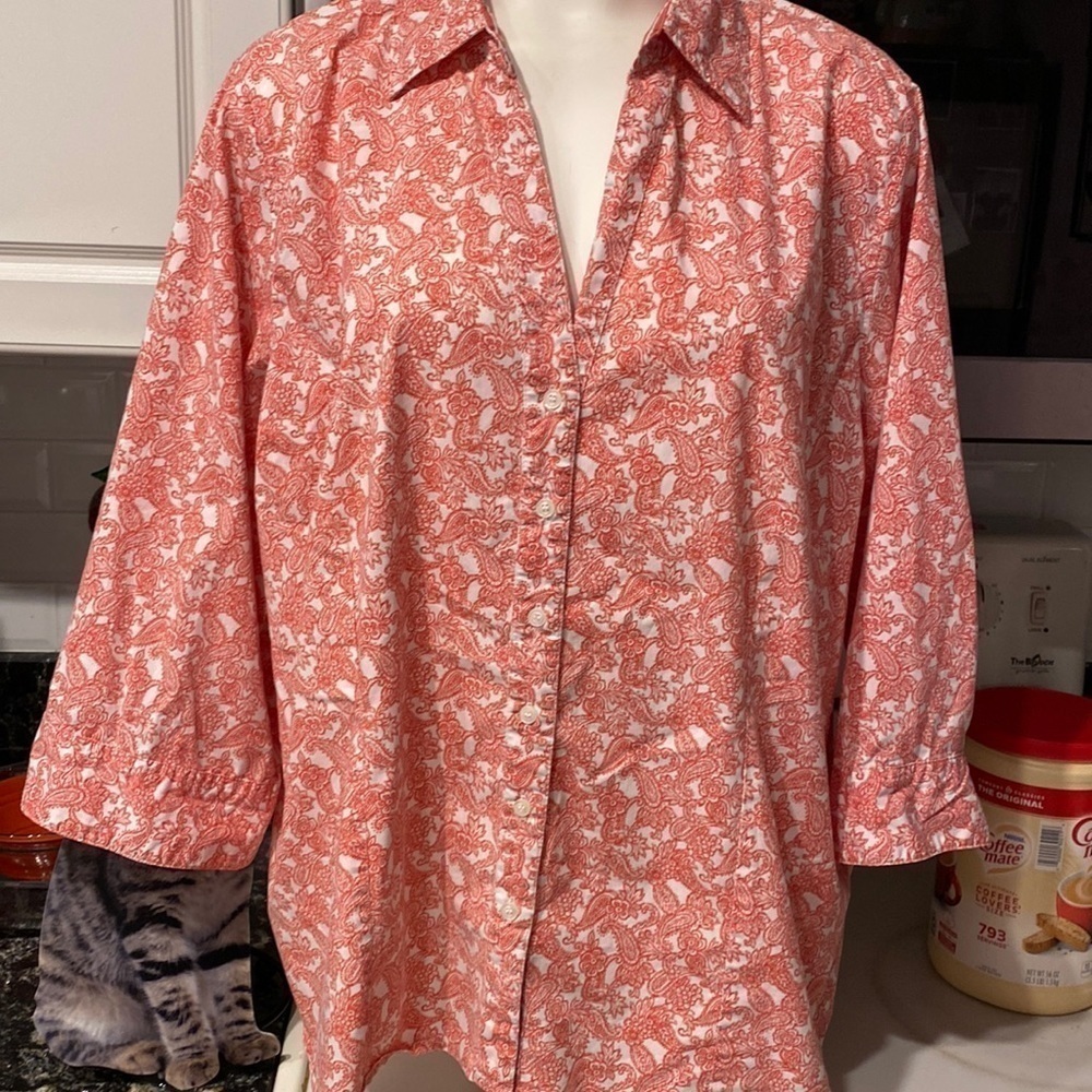 A womens Coral Bay stretch 3/4 sleeve button front plus size top 2x. EUC